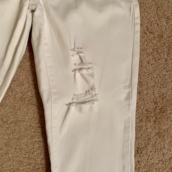 Refuge White Stretchy Cropped Jeans - Picture 7 of 10